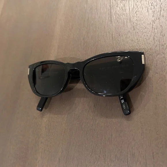 Authentic Saint Laurent 51mm rounded sunglasses - Picture 2 of 6